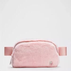 Lululemon Everywhere Belt Bag Plush Fleece Strawberry Milkshake STMI